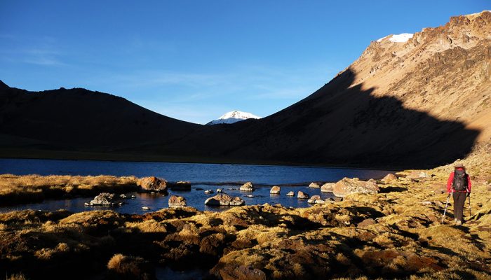 TOMARAPI - GEYSERS – HIKE THROUGH THE LAGOONS - TOMARAPI (4.250M/13943FT)