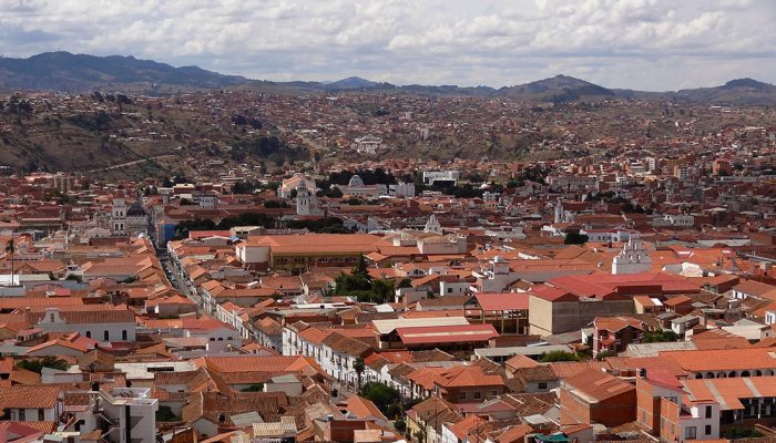 SANTA CRUZ - SUCRE (2.790 M A.S.L. – 9153 FT) / CITY TOUR