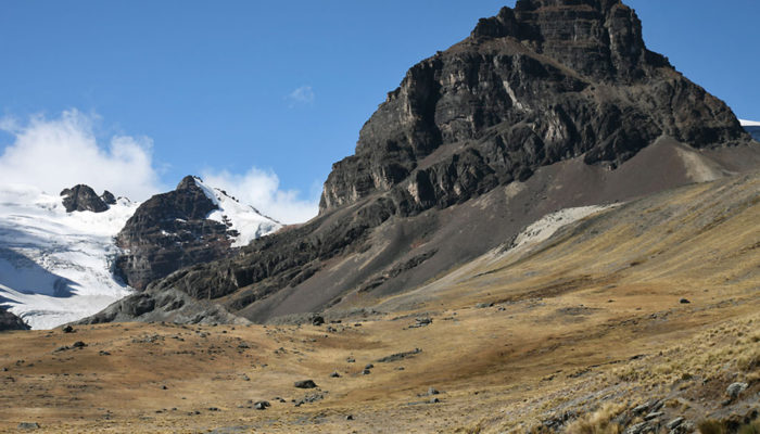 : LAGUNA CHIARKHOTA - LAGUNA WICHU KHOTA (4680 meters / 15 354 feet a.s.l)