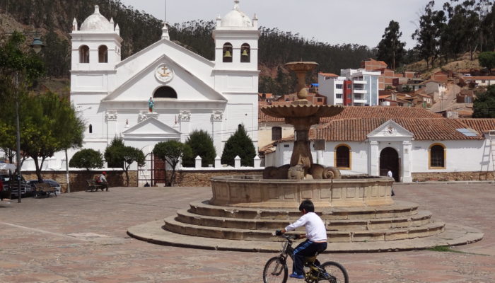 LA PAZ - SUCRE (2790M/9153FT) / CITY TOUR