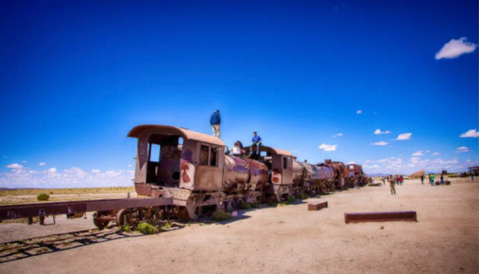 TUPIZA – UYUNI (3.660 M ALT.) / TRAIN CEMETERY 