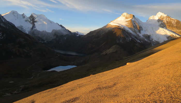 LA PAZ – LAGUNA CACHA (4637 M .A.S.L./15213 FEET) - LAGUNA CHOJÑA QUTA (4745 M.A.S.L./ 15565 FEET) 