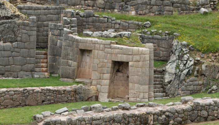 CUSCO – TAMBOMACHAY – PUKA PUKARA– QUENQO – SAQSAYWAMAN - CUSCO (3.400 meters / 11155 feet asl.)