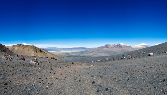 LA PAZ - SAJAMA – PARINACOTA BASE CAMP (5.135 meters / 16 847 feet asl.)