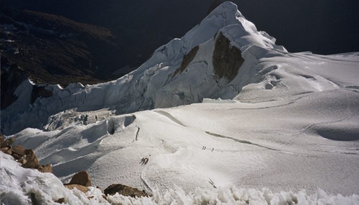 ASCENT OF THE HUAYNA POTOSI (6.088 meters / 19 974 feet asl.) - LA PAZ (3.600 meters / 11 811 feet asl.)