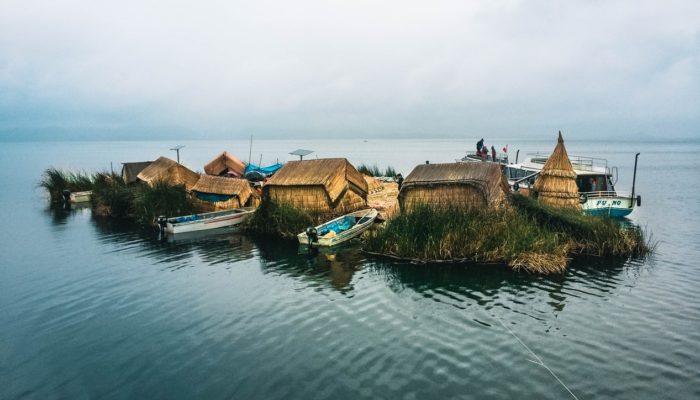 PUNO – UROS ISLANDS – TAQUILE ISLANDS - PUNO (3.800 meters / 12470 feet asl.)