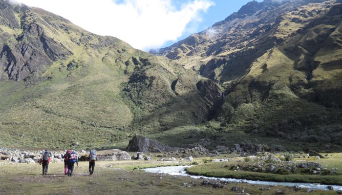 COCOOYO (3495 M.A.S.L./11466 FEET) –  ILLAMPU NORTH PEAK BASE CAMP ( 4450 M.A.S.L./14599 FEET)