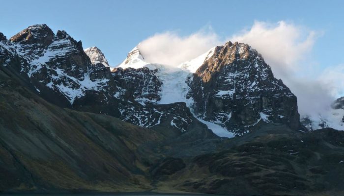 LAGUNA CHIARKHOTA (ALT. 4680M) - RINCONADA (4505 M.A.S.L./14780 FEET) - LA PAZ (3600 M.A.S.L./11811 FEET)