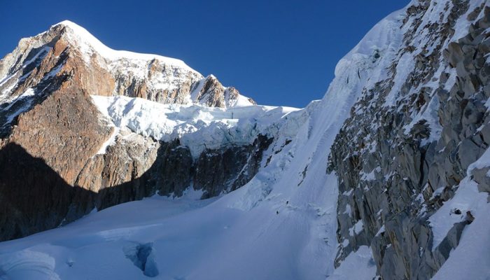 ASCENT OF GORRA DE HIELO ( 5740 M.A.S.L./18830) – ILLAMPU NORTH PEAK HIGH CAMP ( 5230 M.A.S.L./17158 FEET)