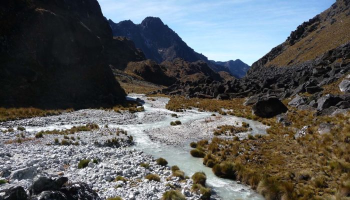 ILLAMPU NORTH PEAK BASE CAMP (4450 M.A.S.L./14599 FEET) - COCOOYO ( 3495 M.A.S.L/11466 FEET)