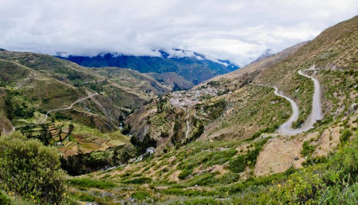 LA PAZ – CHARAZANI – LAGUNILLAS (3710 m.a.s.l./18733 feet) – KANISAYA (3870 m.a.s.l./12696 feet)