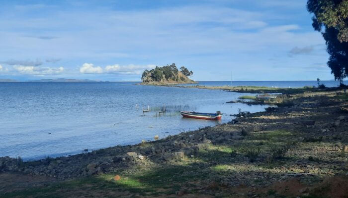 Biking from the Titicaca lake to the Real Cordillera