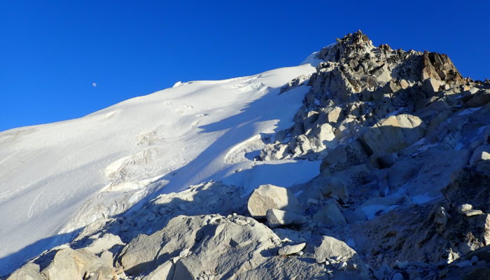 ASCENT OF THE JANQU LAYA (5.545 m alt. )